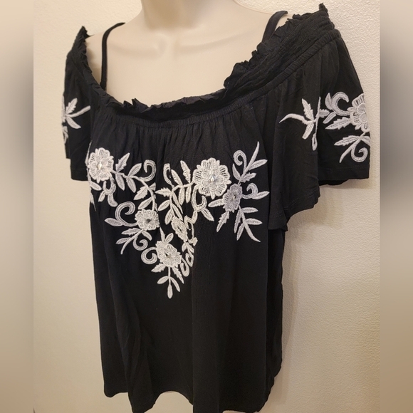 International Concepts (INC) Short Sleeve Top - Picture 4 of 5